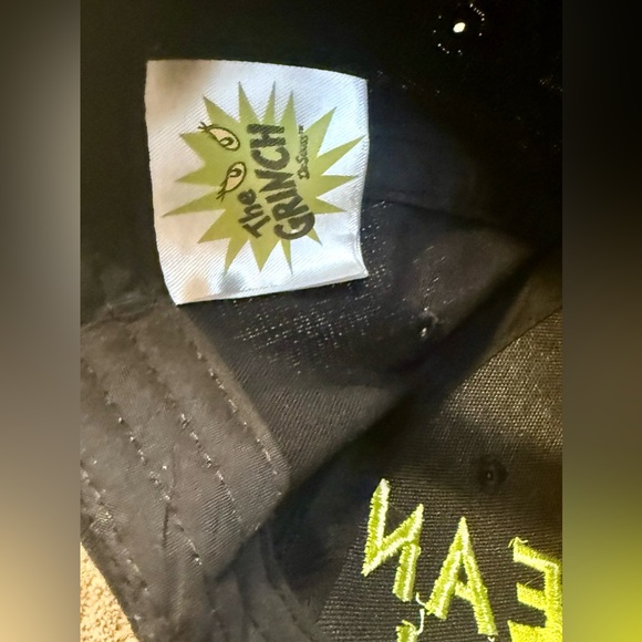 *NWT* Dr. Seuss How the Grinch Stole Christmas ‘The Mean One' Baseball Cap Hat - Picture 6 of 7